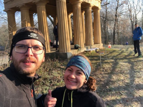 Fotka dvou účastníků ve Veltruském parku