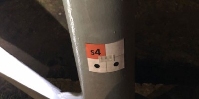 Kontrola s piktogramem na sloupu