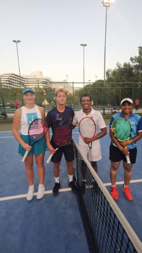 1. kolo mix debl dospělých – P. Dasharta Hamsabhavi a Shaik Jafreen