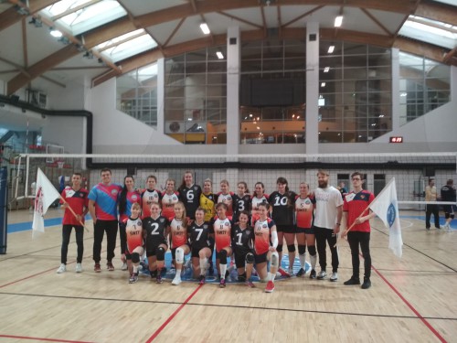 Český tým s polskými volejbalistkami 