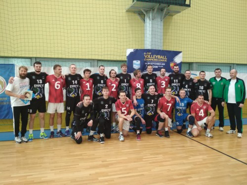 Český tým s ruskými volejbalisty
