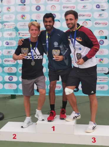 Muži – Jaroslav Šmédek, Prithvi Sekhar a Urs Breitenberger